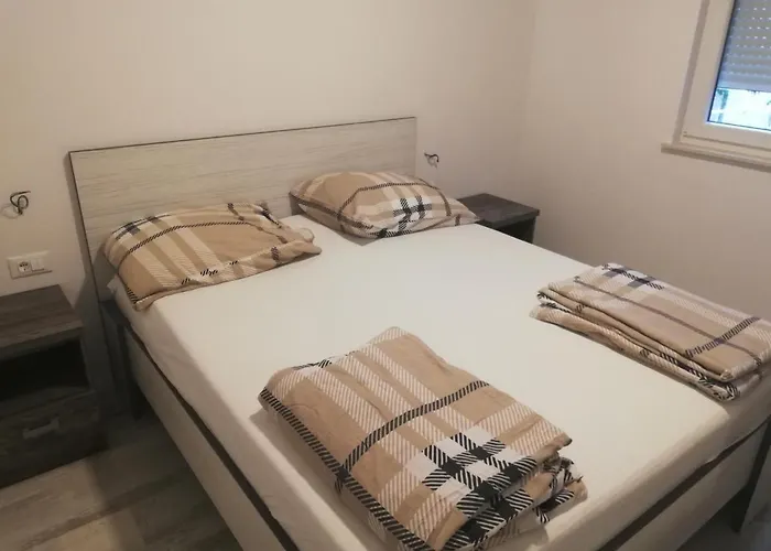 Makarska Guest Houses