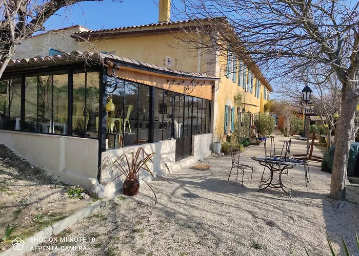 Valensole Guest Houses