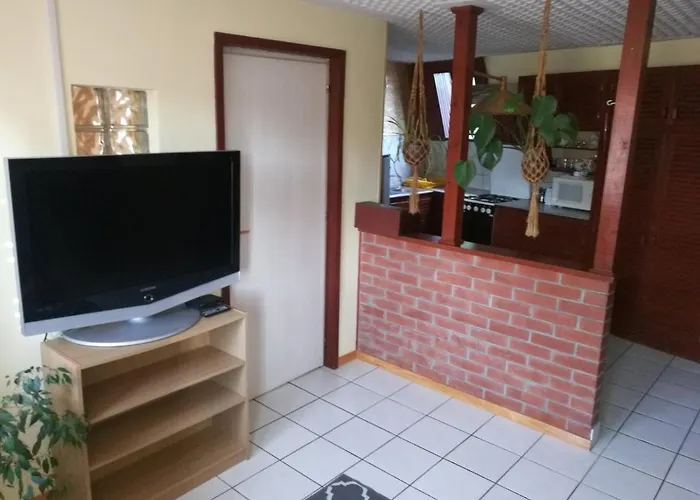 Zebegeny Guest Houses