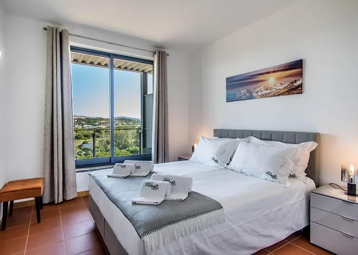 Quarteira Guest Houses