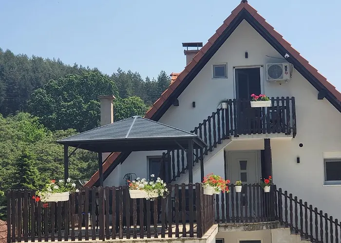 Vrdnik Guest Houses