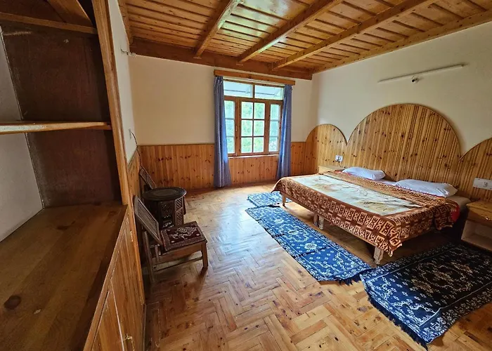 Manali (Himachal Pradesh) Guest Houses