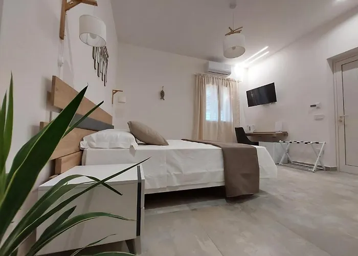Lampedusa Guest Houses