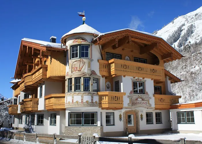 Holzgau Guest Houses