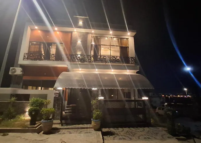 Mandi Bahauddin Guest Houses
