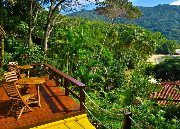 Vila do Abraao Guest Houses