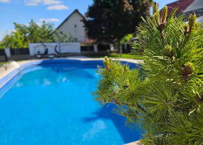 Balatonfured Guest Houses