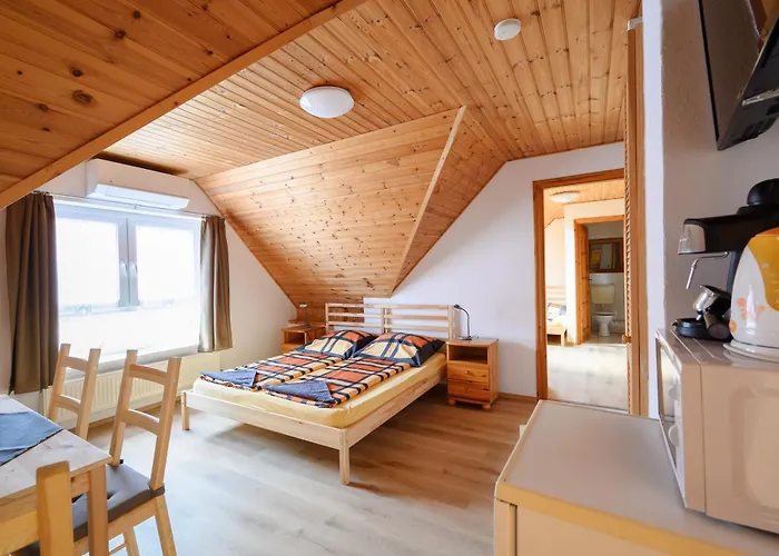 Zamardi Guest Houses