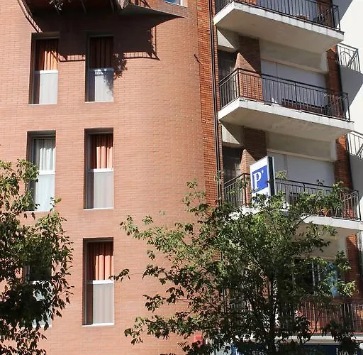 El Prat de Llobregat Guest Houses