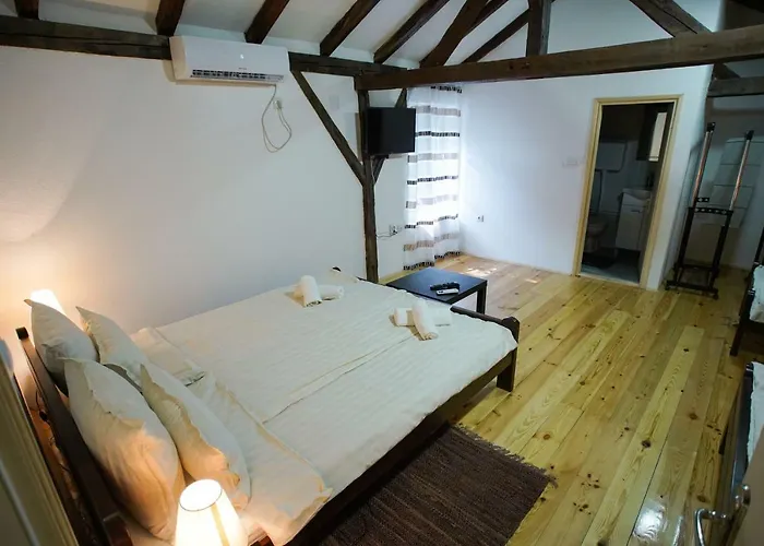 Nis Guest Houses